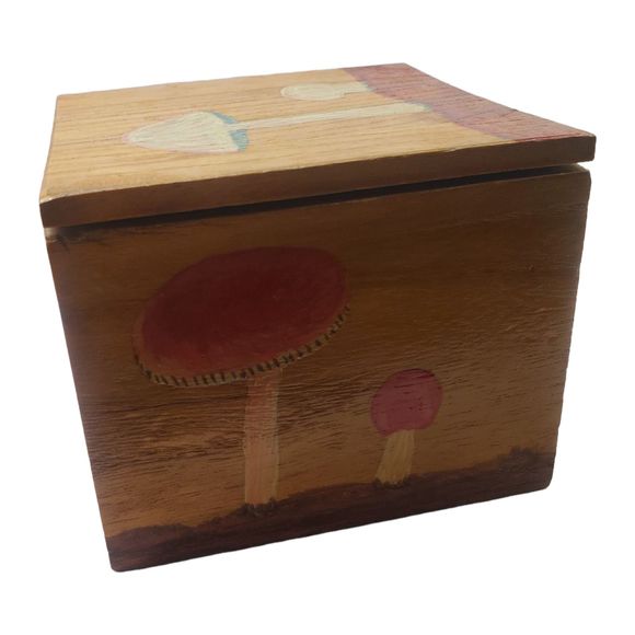VTG Handpainted Wooden Trinket Box Mushrooms Signed by Artist 4" x 4" x  3.25" - Picture 5 of 10